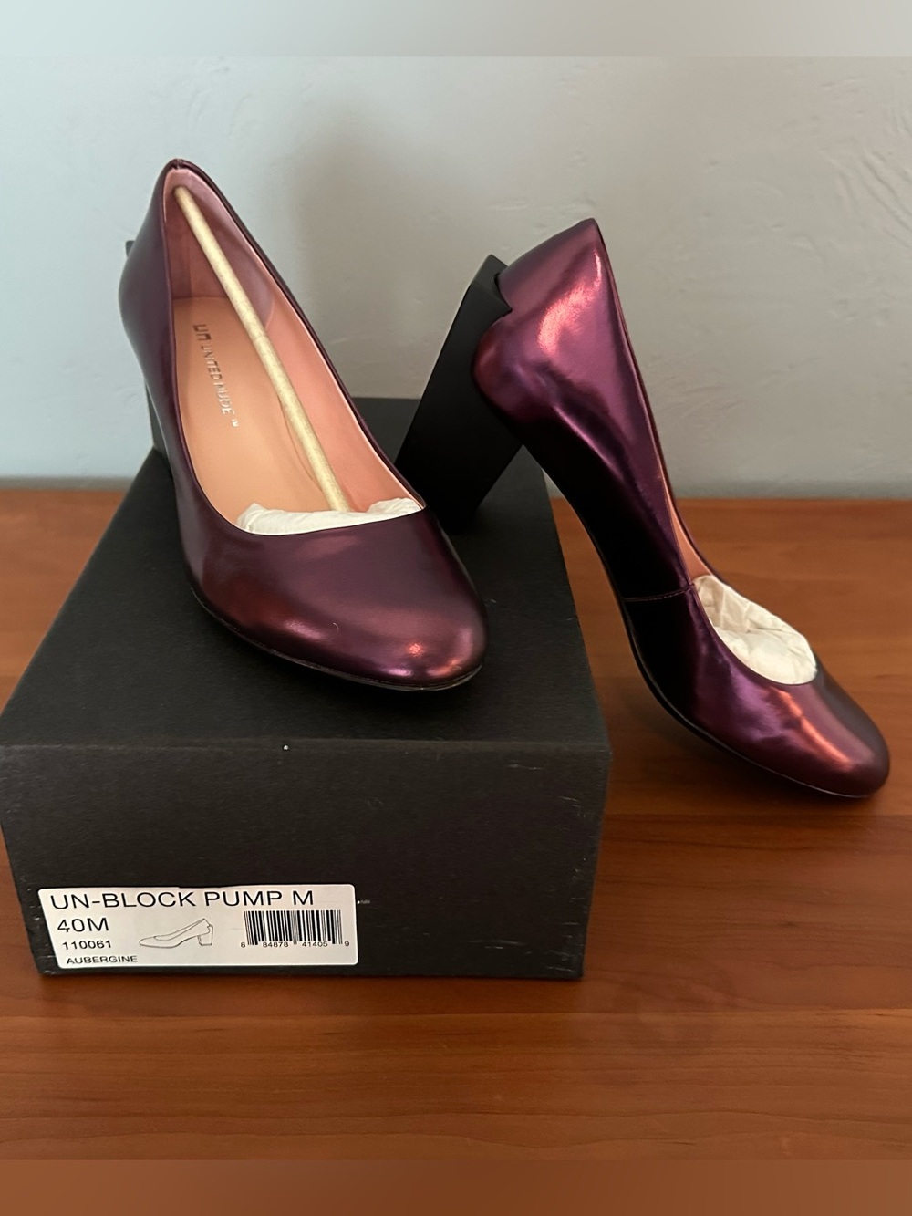 United Nude Un-Block Pump 2” Heels NIB EU 40, US 9, Purple Metallic/Aubergine